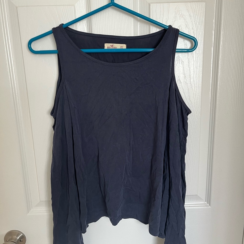 Hollister XS Navy Blue Women's Cold Shoulder Top